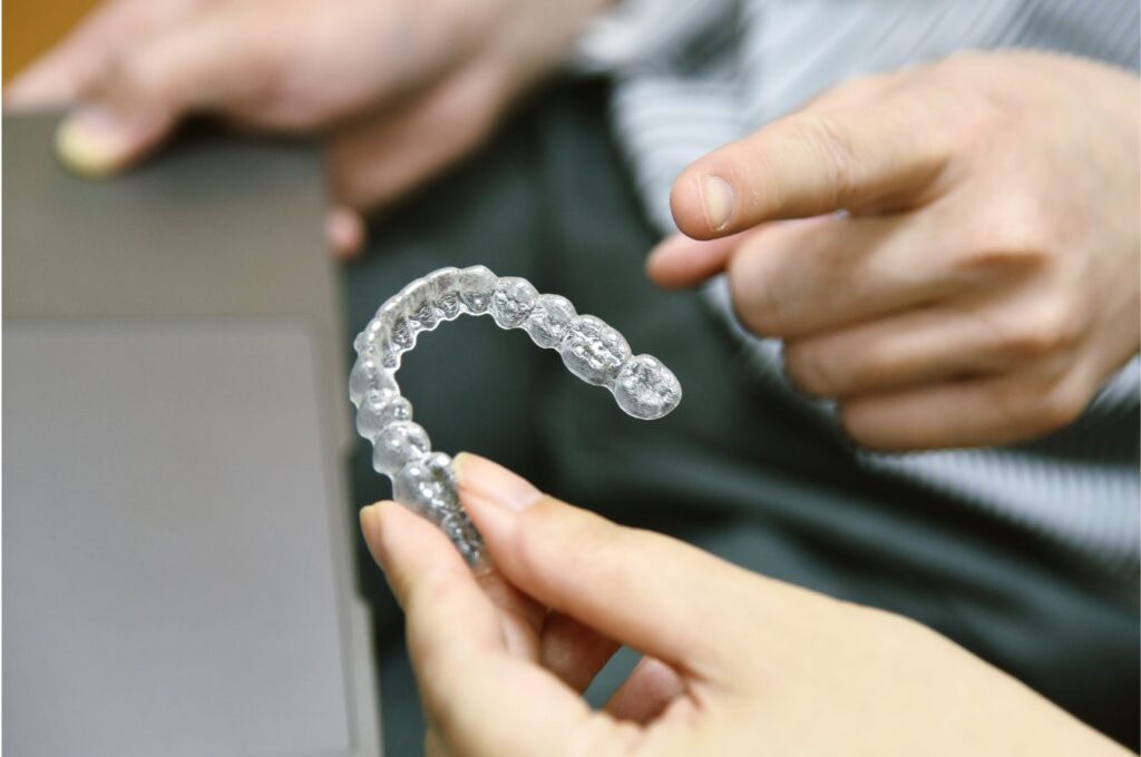 How to Keep Clear Aligners Clean and Teen-Approved
